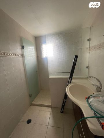 דו משפחתי, הגלעד, נאות יצחק רבין, רמלה