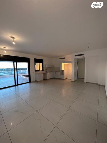 דירה, אור ים, אור עקיבא