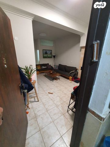 דירה, המלבן, הל"ה, גבעתיים