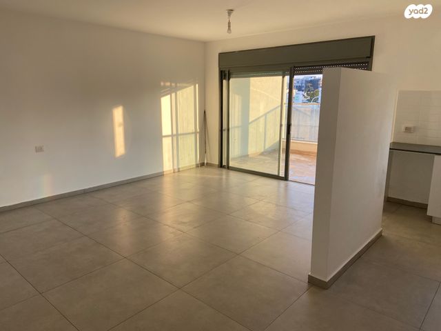 דירה, יהודה 10, רמב"ם, ראשון לציון