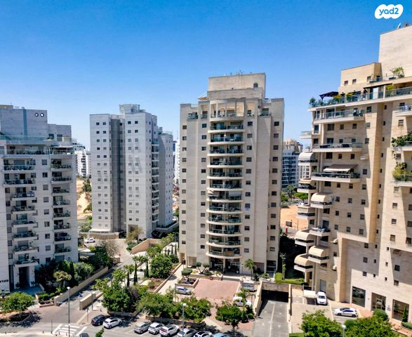 דירה, הדס 10, קרית אילון, חולון