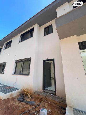 דו משפחתי, רמח"ל 8, קרית ויצמן, רעננה