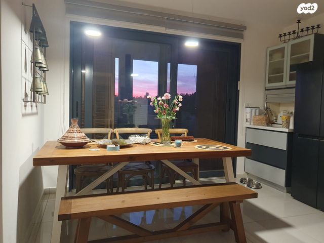 בית פרטי/ קוטג', אדמית