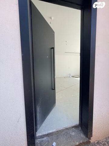 דו משפחתי, רמח"ל 8, קרית ויצמן, רעננה