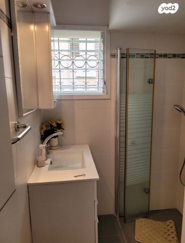 דירה, חולון