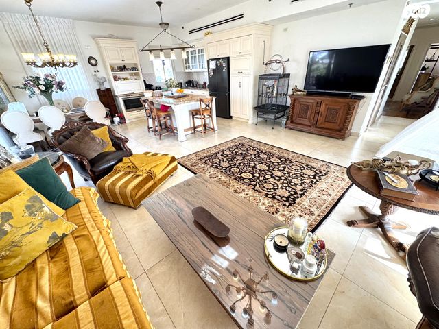 גג/ פנטהאוז, השר משה 79, נגבה, רמת גן