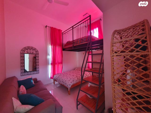 בית פרטי/ קוטג', אדמית