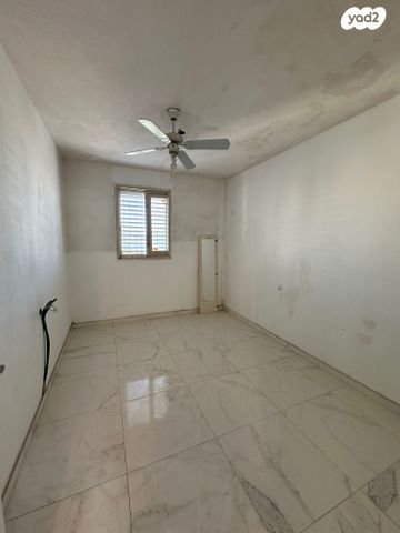 דירה, דרך ההגנה, נווה ברבור, כפר שלם מערב, תל אביב יפו