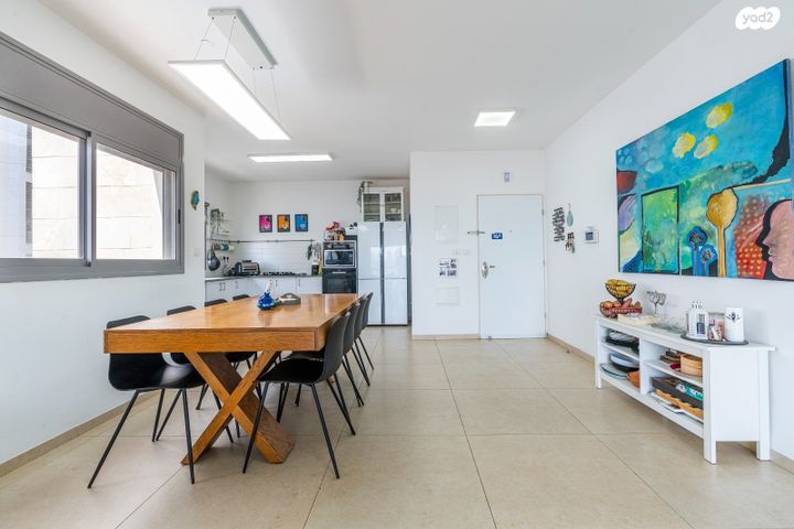 דירה, שדרות מנחם בגין 28, גבעת אולגה, חדרה