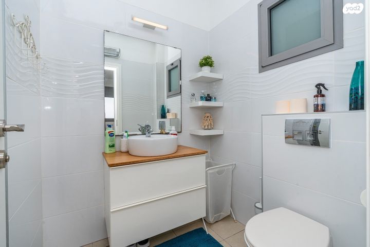 דירה, שדרות מנחם בגין 28, גבעת אולגה, חדרה