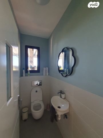 בית פרטי/ קוטג', אדמית