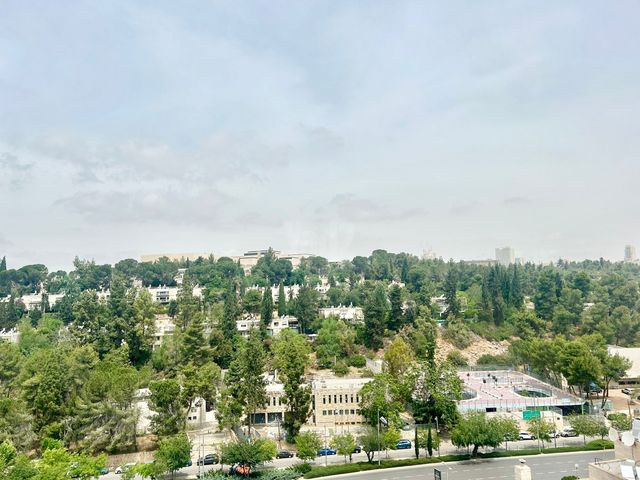 גבעת הורדים, רסקו