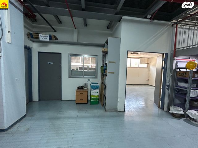 מחסנים, קרית שדה התעופה / איירפורט סיטי