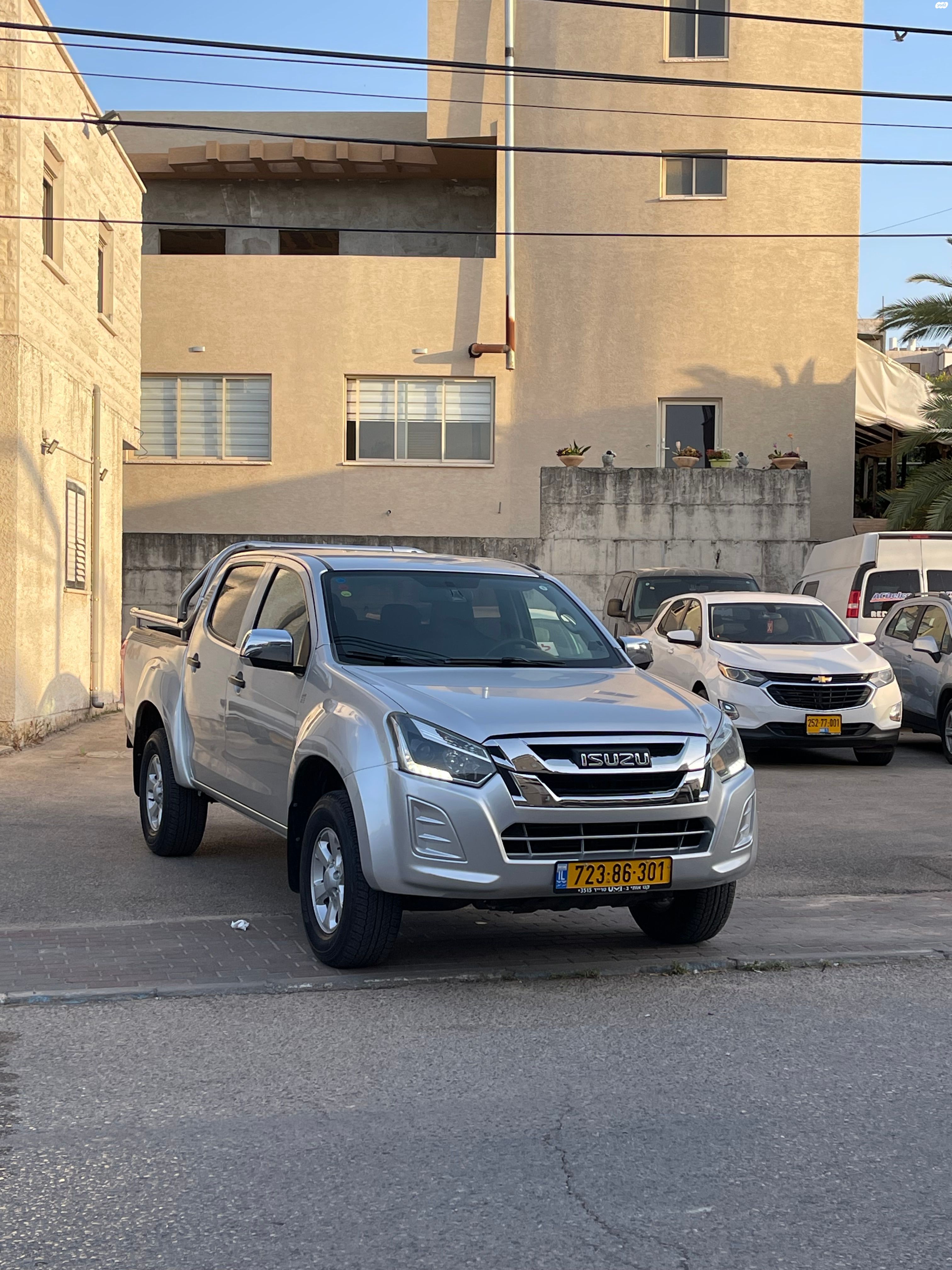 מודעת רכב איסוזו די-מקס