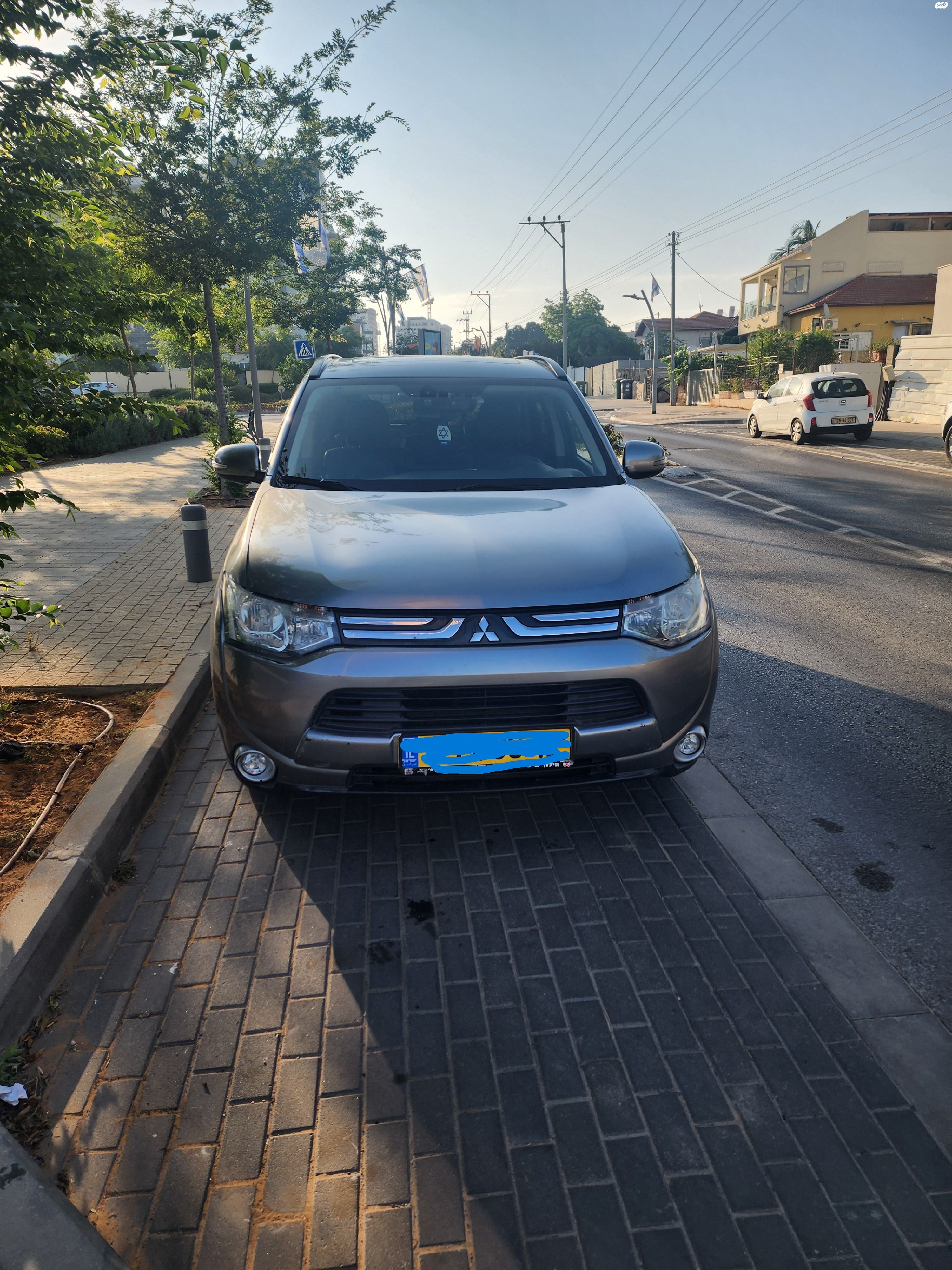 מודעת רכב מיצובישי אאוטלנדר