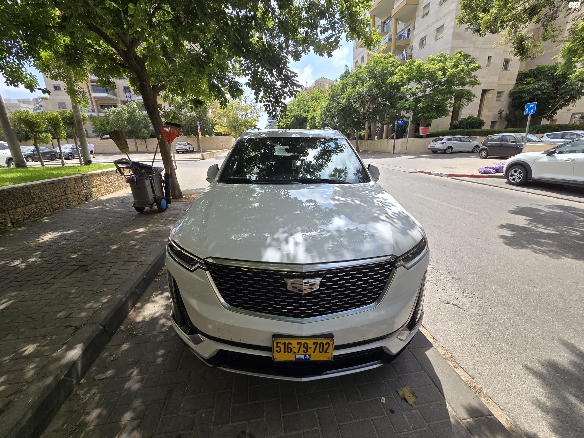מודעת רכב קאדילק XT6