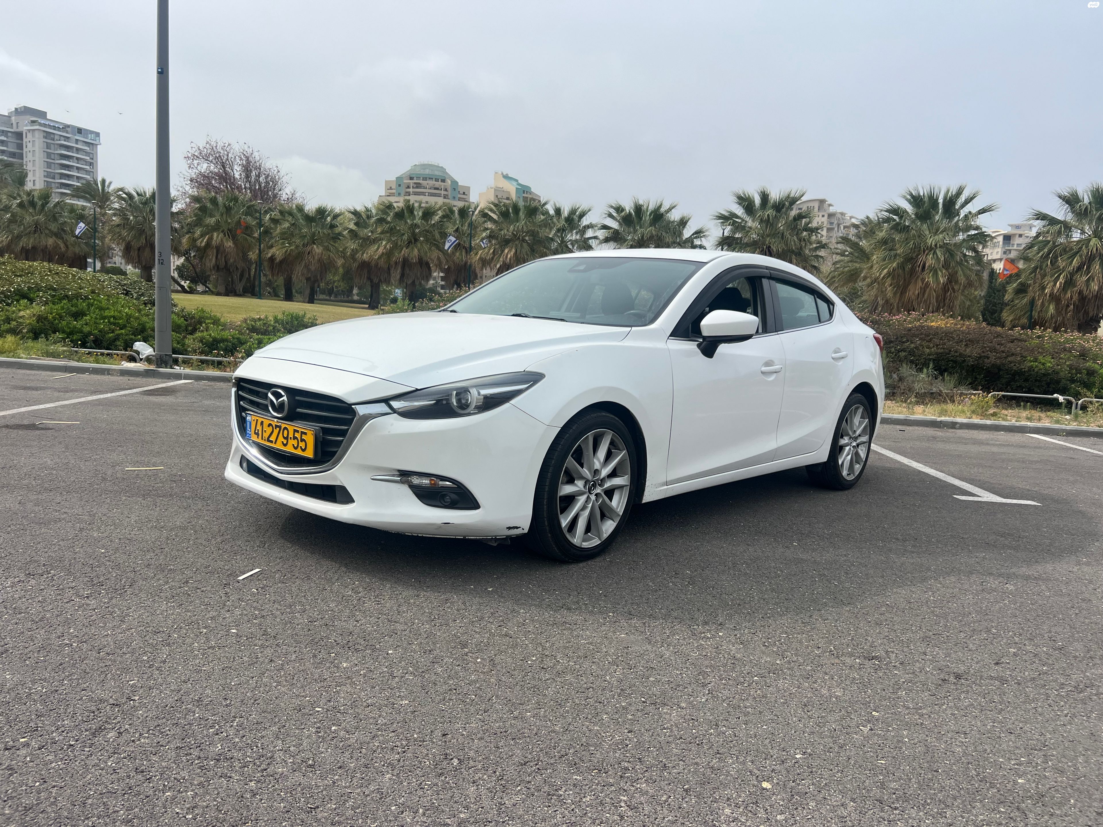 מודעת רכב מאזדה 3
