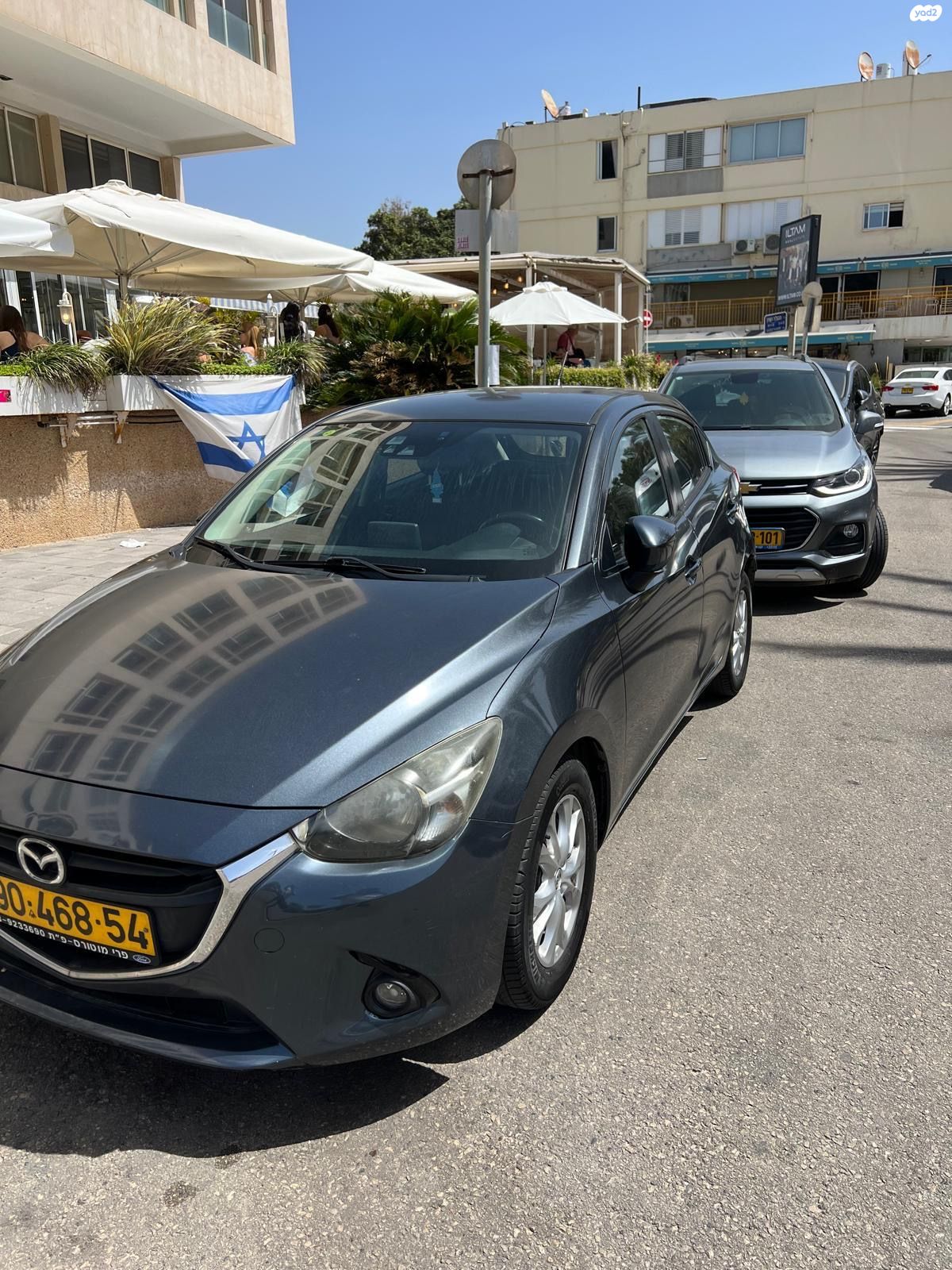 מודעת רכב מאזדה 2
