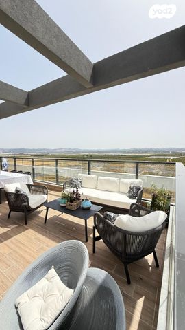 גג/ פנטהאוז, חיים לבב 27, יצחק שמיר, נהריה