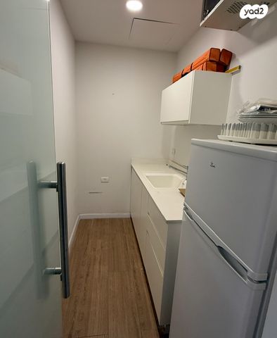 משרדים, הנגר 24, אזור תעשיה נווה נאמן, הוד השרון