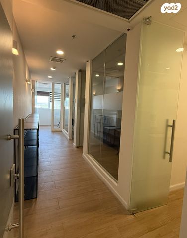 משרדים, הנגר 24, אזור תעשיה נווה נאמן, הוד השרון