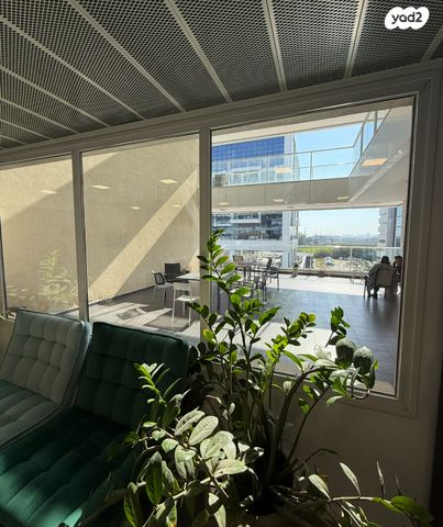 משרדים, הנגר 24, אזור תעשיה נווה נאמן, הוד השרון