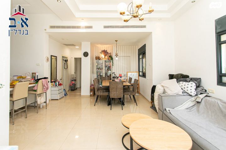 דירת גן, דרך הים, כרמל מערבי, חיפה