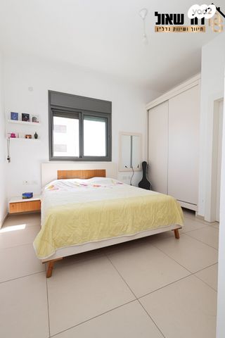 דירה, יונתן רטוש, פסגות אפק, ראש העין