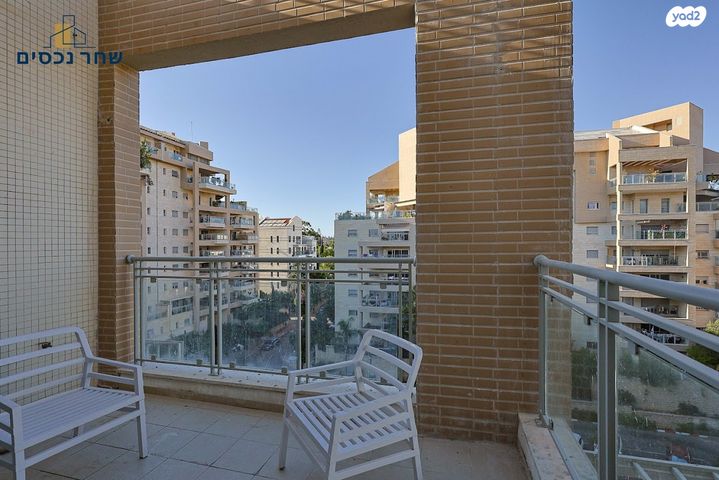 דירה, חסידה, כפר סבא הצעירה, כפר סבא