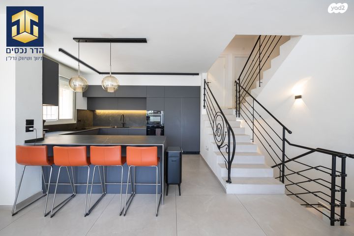 דו משפחתי, שכונה ח', מבשרת ציון