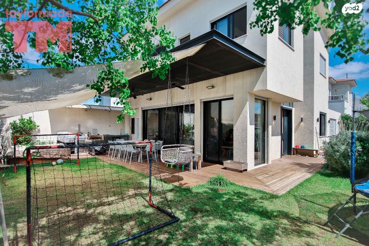 דו משפחתי, פרדס חנה כרכור