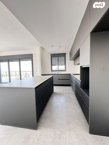 גג/ פנטהאוז, גליל ים (מתחם הכוכבים), הרצליה