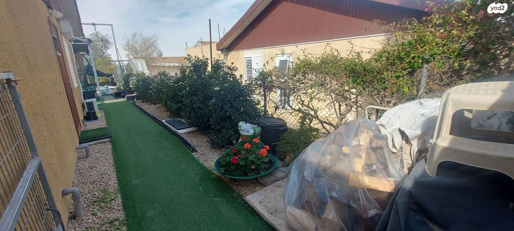 דו משפחתי, בוקק, ערד