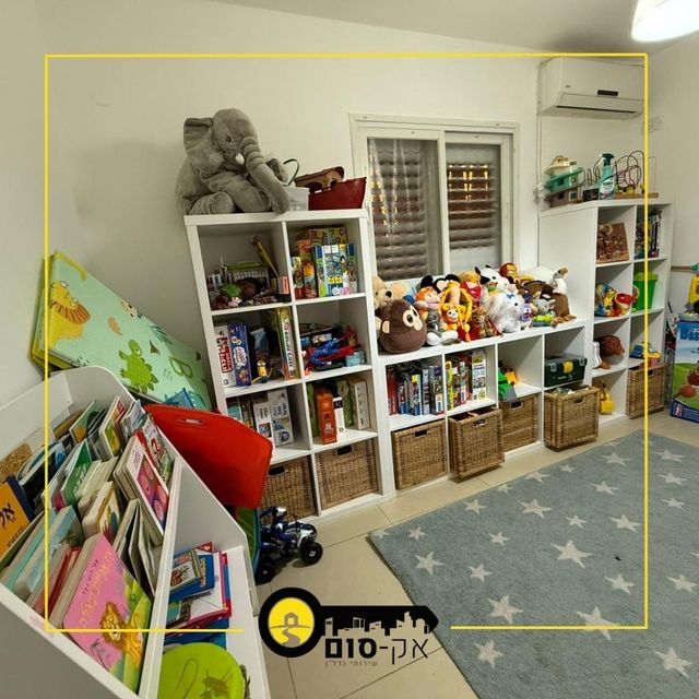 דופלקס, הרב זרביב, רמב"ם, טירת כרמל