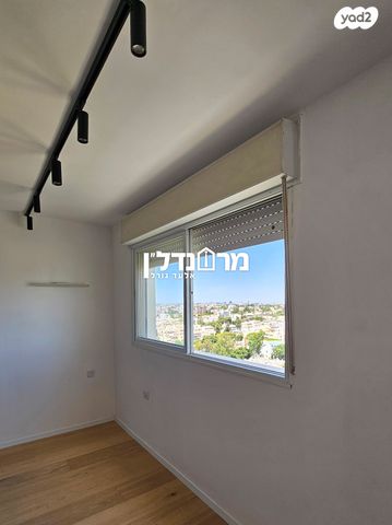 דירה, נווה אמירים, הרצליה