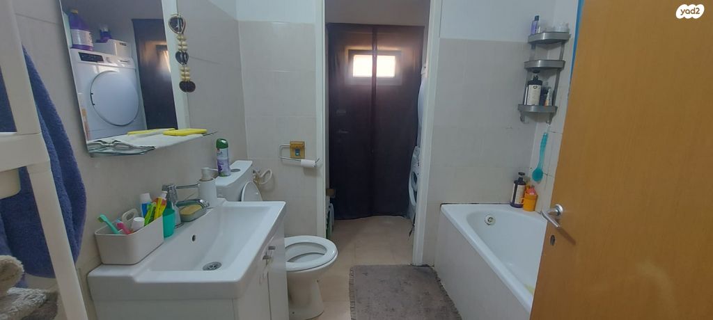 דו משפחתי, בוקק, ערד