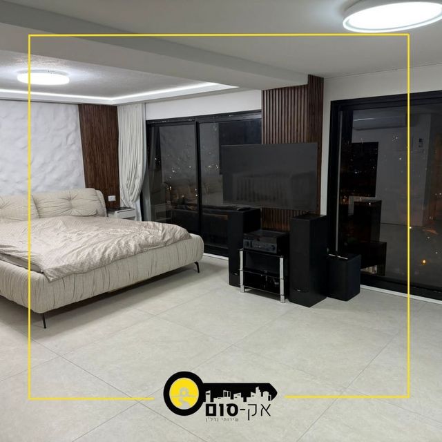 דופלקס, הרב זרביב, רמב"ם, טירת כרמל