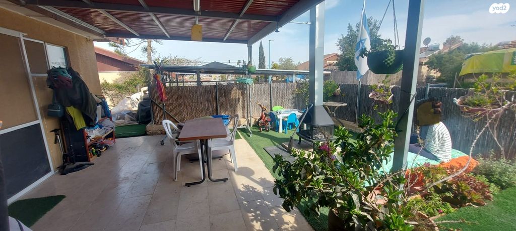 דו משפחתי, בוקק, ערד