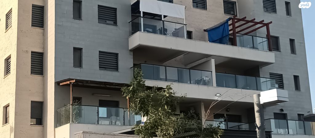 דירה, הרב אברהם שפירא, גבעת משקפיים, בית שמש