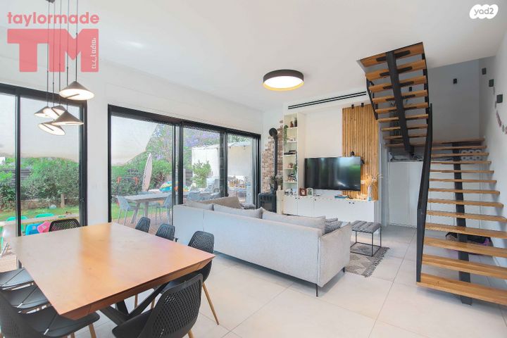 דו משפחתי, פרדס חנה כרכור