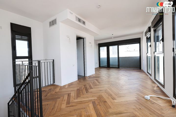 דופלקס, תל אביב יפו