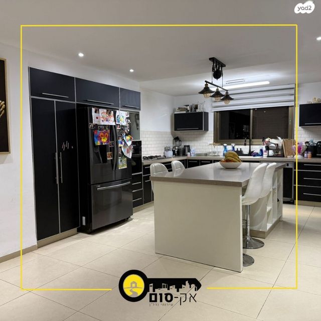 דופלקס, הרב זרביב, רמב"ם, טירת כרמל