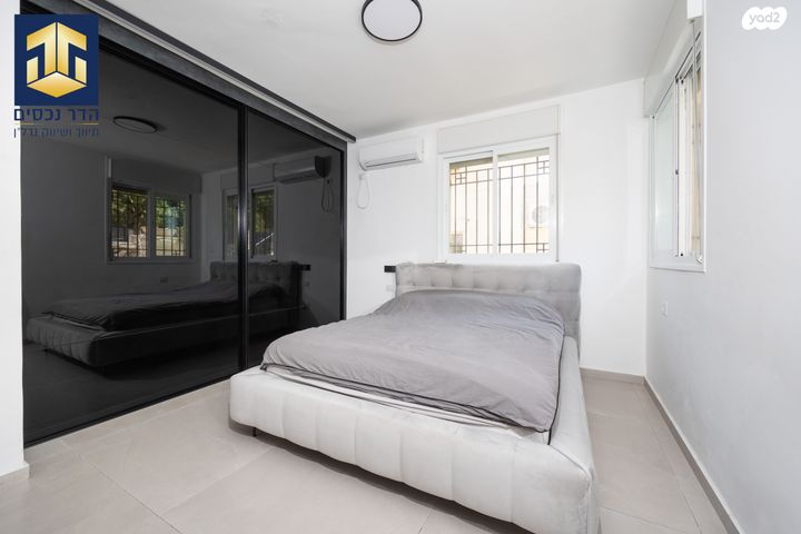 דו משפחתי, שכונה ח', מבשרת ציון