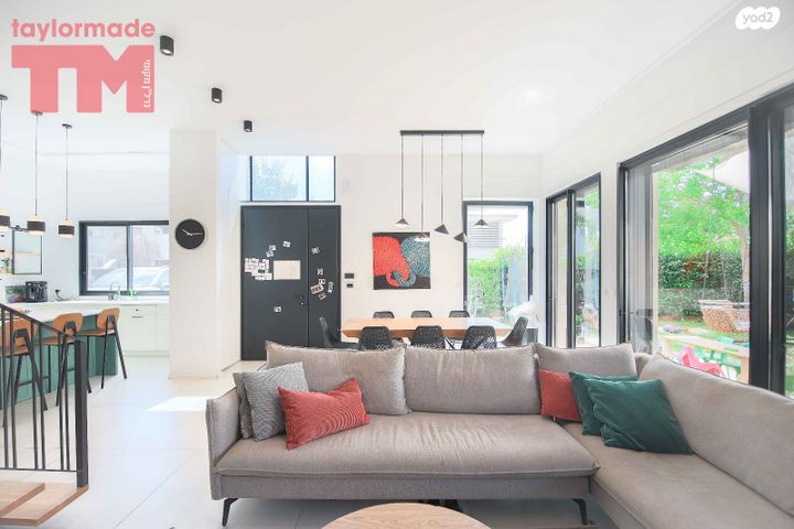 דו משפחתי, פרדס חנה כרכור