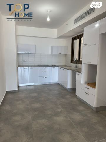 דירה, בורוכוב, צפון מערב מרכז העיר, נתניה