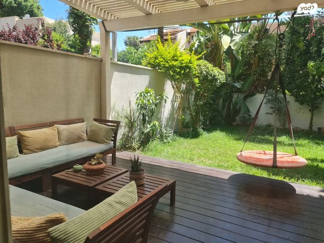 שדרות השושנים 