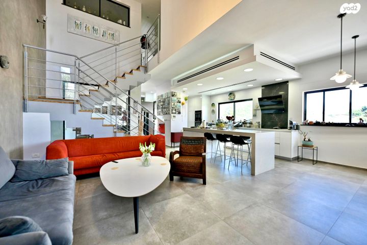 דו משפחתי, סנונית, טירת שלום, נס ציונה