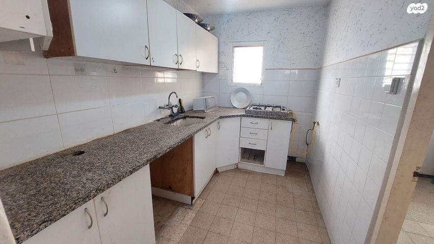 דירה, רש"י, שכונה ד', באר שבע