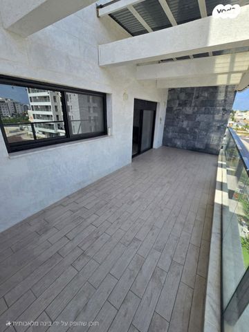 דירה, שלום הגליל, אריק שרון, נהריה