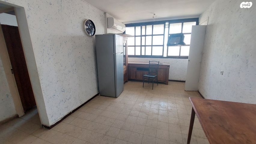 דירה, רש"י, שכונה ד', באר שבע